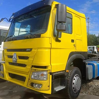 Stile di sollevamento anteriore Sinotruk Direzione idraulica Truck da scarico pesante con pneumatici