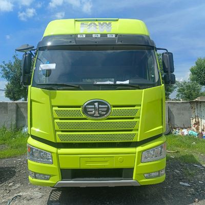 FAW Jiefang J6p420HP Diesel 6X4 Traktor Truck con serbatoio di 600L e a prezzi accessibili