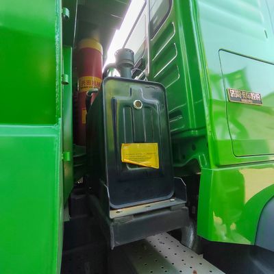 Sinotruk HOWO 6X4/8X4 Camionetti a ribaltatore con cilindrata del motore&gt; 8L e potenza 351-450 CV