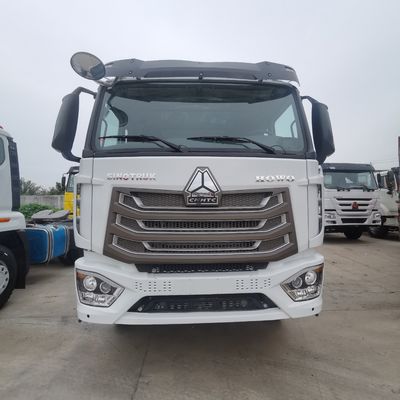 Usato HOWO Camion-trattore per il traino 6800*2500*3200 Dimensioni e capacità del motore &gt;8L