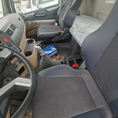 Direzione idraulica utilizzata HOWO Camione trattore 600L Serbatoio di carburante per il traino
