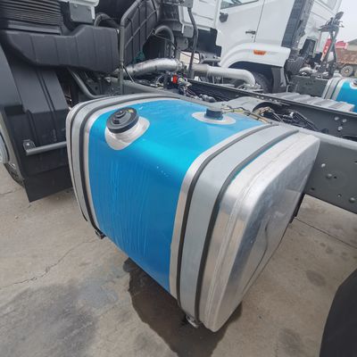 Direzione idraulica utilizzata HOWO Camione trattore 600L Serbatoio di carburante per il traino