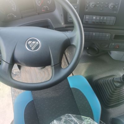 Foton Auman ha utilizzato un camion spazzatura per trainare un semirimorchio ad alta capacità ed efficienza