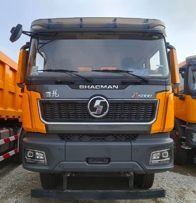 30 tonnellate 40 tonnellate 8X4/6X4 camion-spazzolatore per il trasporto del calcestruzzo con potenza 451-500 CV e sedili ≤ 5