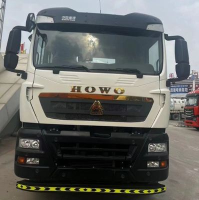 Chassis del miscelatore di calcestruzzo a sterzo idraulico Sinotruk utilizzato per applicazioni di carico utile da 30 T