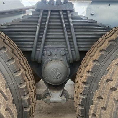 Camione di miscelazione idraulica di cemento off-road con colore e prestazioni personalizzate da Sinotruk