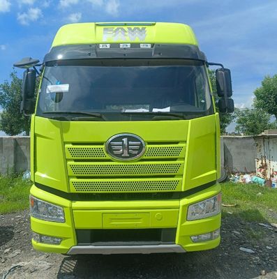 Versatile FAW Jiefang J6p420HP Diesel Heavy-Duty Truck con prestazioni del serbatoio del carburante di 400L
