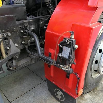 Granata montata su camion da 12 tonnellate da 10 tonnellate con design pieghevole e capacità di carico di 10245x2496x3450m