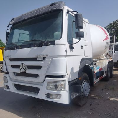 Tipo di trasmissione manuale Sinotruk Cement Mixer Truck per fabbricanti di lavori pesanti