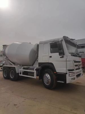 Camion a miscela di sterzo idraulico Sinotruk su misura con assistenza elettrica e pneumatici