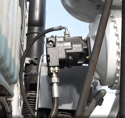 8 Dislocamento Camion agitatore a sterzo idraulico con telaio e pneumatici Sinotruk