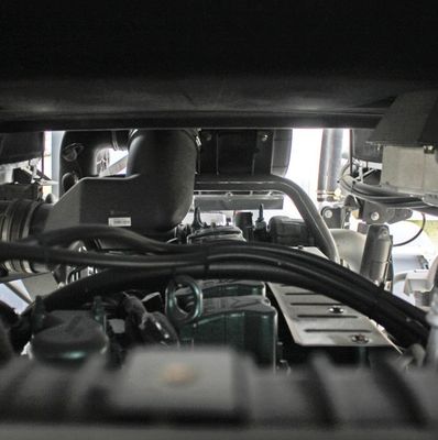 8 Dislocamento Camion agitatore a sterzo idraulico con telaio e pneumatici Sinotruk