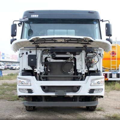 8x4 Drive Mode Sinotruk Chassis Cement Mixer con sterzo idraulico e assistenza elettrica