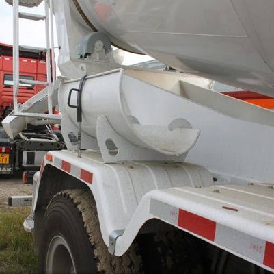 Veicolo di miscelazione del cemento Sinotruk con pneumatici e sistema di sterzo idraulico personalizzato
