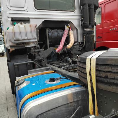 Direttore idraulico e telaio Sinotruk Disegno 6x4 camion trattore per il trasporto industriale
