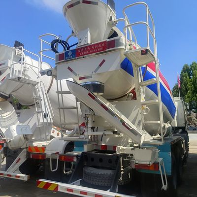 Camionetto per il miscelato di calcestruzzo usato con scatola di carico in acciaio al carbonio e cabina del condizionatore d'aria