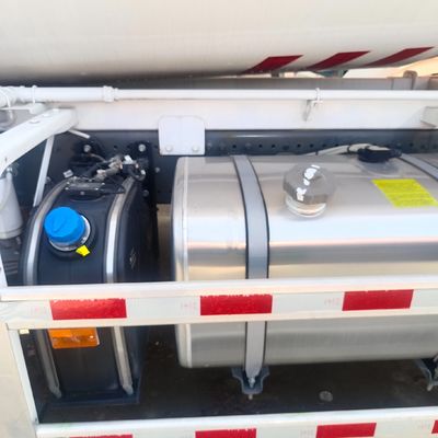 Carburante Potenza massima 300-400 CV Camione di miscelazione di cemento diesel per lavori di costruzione