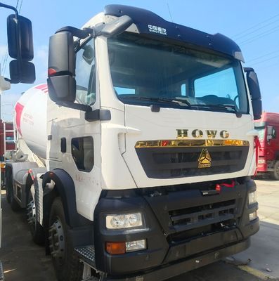 Camion per miscelatori industriali dotato di sistema di sterzo idraulico e 8 cilindrata per la miscelazione