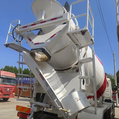 Camion per miscelatori industriali dotato di sistema di sterzo idraulico e 8 cilindrata per la miscelazione