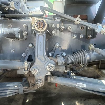 Camion per miscelatori industriali dotato di sistema di sterzo idraulico e 8 cilindrata per la miscelazione