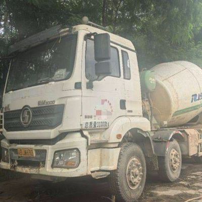 Sinotruk Concrete Mixer Truck Hydraulic Steering Diesel 12m sup3 con certificazione CE