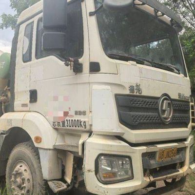 Richiesta su misura Sinotruk 8m3 Diesel Concrete Mixer Truck con sterzo idraulico