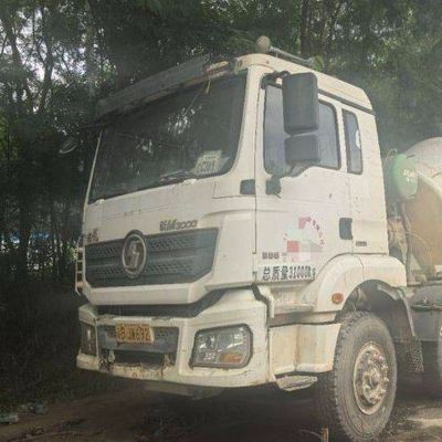 12m3 Diesel Sinotruk Concrete Mixer Truck con sistema di sterzo idraulico e pneumatici