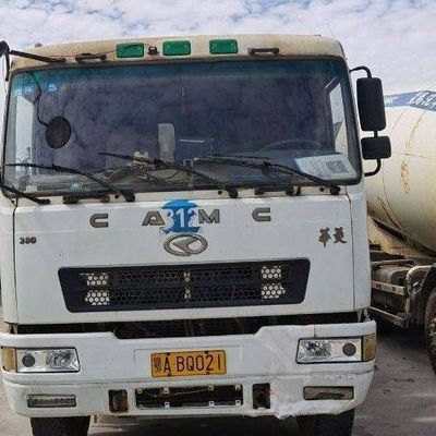 8 Disposizione Sinotruk Diesel 2m3 Camione miscelatore di calcestruzzo con sistema di sterzo idraulico