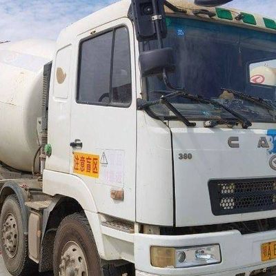 Carburante- 6x4 Direzione idraulica Sinotruk 2m3 Camione miscelatore di calcestruzzo per applicazioni pesanti