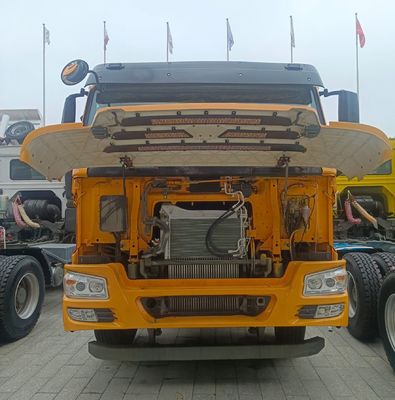 6×4 trasmissione manuale 2024 Usato camion di trasporto cinese HOWO con serbatoio di carburante da 1000L