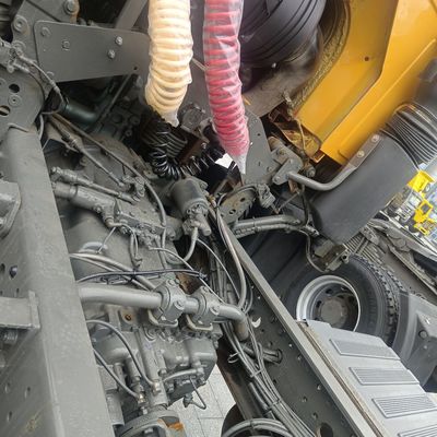 Disegno pneumatico senza tubi Trattore diesel economico per lunghi percorsi e semirimorchio di rimorchio