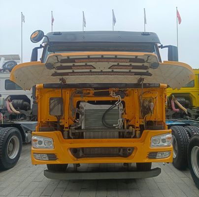 2024 ZZ4257N3247E1H 6.8x2.5x3.8m Camione da trasporto HOWO per lavori di traino