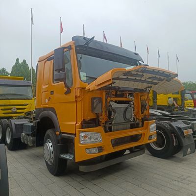 2024 ZZ4257N3247E1H 6.8x2.5x3.8m Camione da trasporto HOWO per lavori di traino