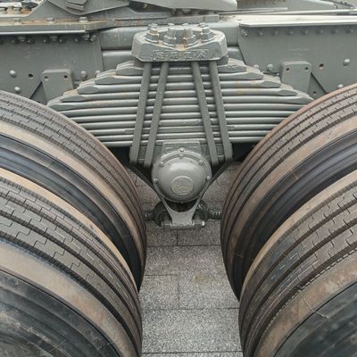 Semi-remolante di rimorchio con testa di trattore HOWO 2024 e capacità di combustibile di 400 l