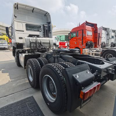 Camion-trattore per trasporto industriale e attrezzature minerarie per autoveicoli pesanti HOWO certificato ISO