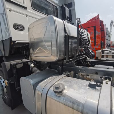 Camion-trattore per trasporto industriale e attrezzature minerarie per autoveicoli pesanti HOWO certificato ISO
