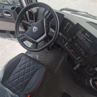 Camion per il trasporto merci con serbatoio di carburante da 400L con sedile a sospensione aerea