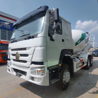30T carico utile di acciaio al carbonio HOWO camion miscelatore di calcestruzzo con sterzo idraulico e pneumatici