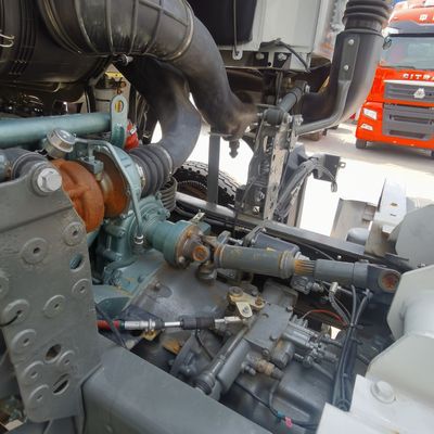 Camione miscelatore pesante a sterzo assistito con pneumatici e standard di emissione Euro 3