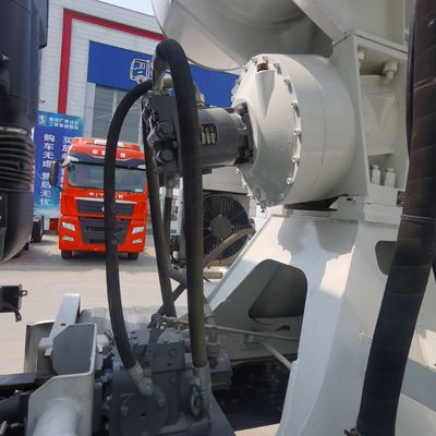 Camione miscelatore pesante a sterzo assistito con pneumatici e standard di emissione Euro 3