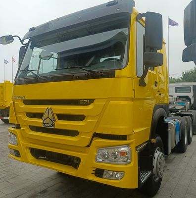 Sinotruck 6X4 Traktor 2024 Modello 400L Serbatoio del carburante e sedile avanzato di sospensione anteriore