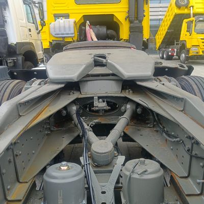 Guida economica 6×4 Testa del trattore diesel HOWO6X4 Trac con maggiore efficienza