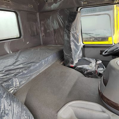 Trasporto HOWO Camionetto di consegna dell'acqua con carburante diesel e scatola di carico in acciaio al carbonio