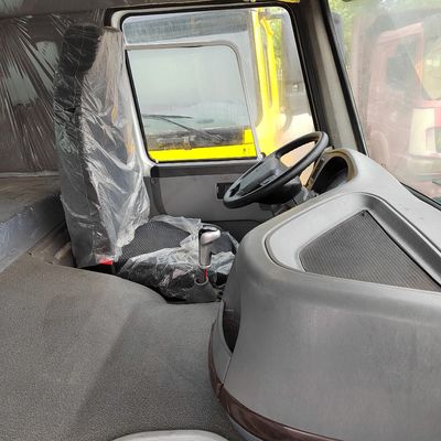 Sinotruk HOWO 6X4 15000L 2000m sup3 Truck di consegna di acqua potabile
