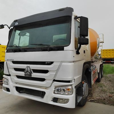 Camionetto di consegna di acqua potabile per la spruzzatura di 15m3 per gli standard certificati Sinotruk HOWO