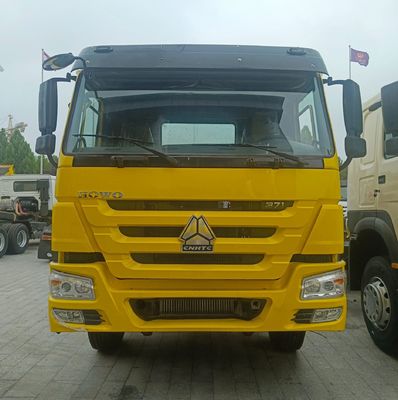 8800.000kg Peso lordo del trattore HOWO6X4 per il trasporto di merci pesanti