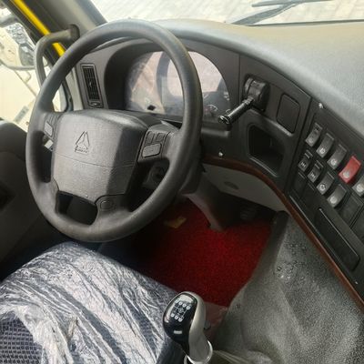 Trasporto con pneumatici senza tubi con testa di trattore HOWO usata e 351-450 CV