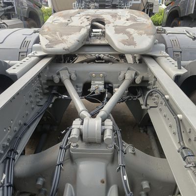 Camion pesante a trasmissione automatica Euro6 HOWO LNG Tractor Trailer Head per lavori pesanti