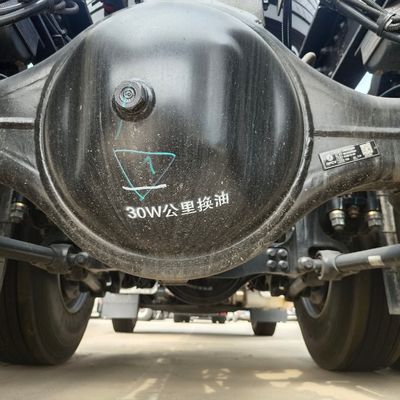 Sinotruk Chassis 2024 prime s Dongfeng Tianlong 6X4LNG Gas Tractor Truck per carichi pesanti