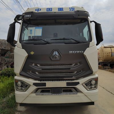 Disegno pneumatico senza tubi Sinotruck di seconda mano Sitrak HOWO 6X4 trattore a GNC